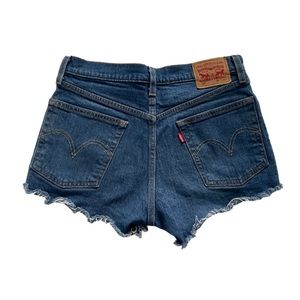 Vintage high cut Levi Shorts sz26